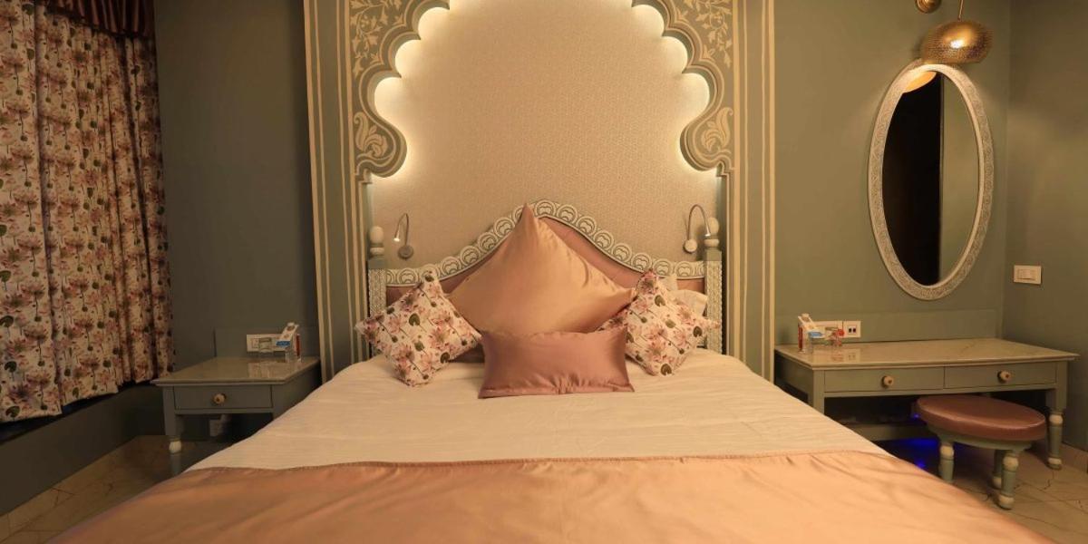 นีออนซ์ รีสอร์ต Hotel อานันด์ ภายนอก รูปภาพ