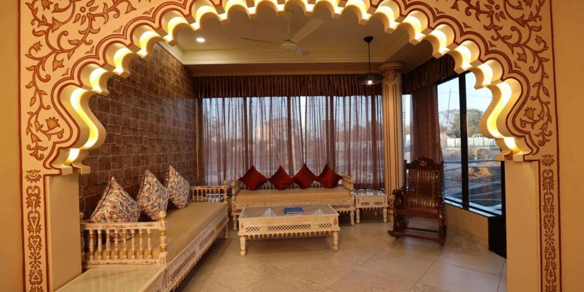 นีออนซ์ รีสอร์ต Hotel อานันด์ ภายนอก รูปภาพ