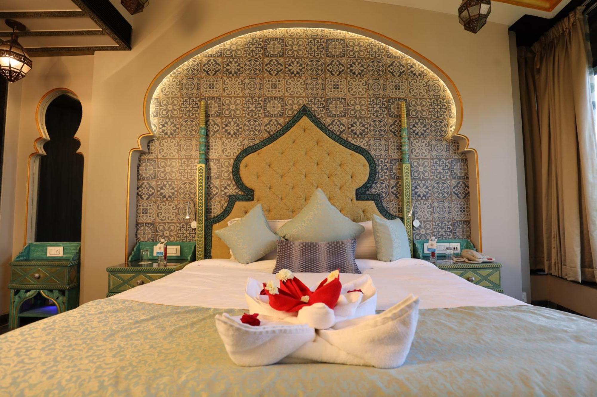 นีออนซ์ รีสอร์ต Hotel อานันด์ ภายนอก รูปภาพ
